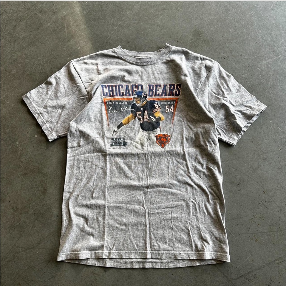 Chicago Bears Brian Urlacher NFL  Graphic T-Shirt Size Men’s Medium/ Large